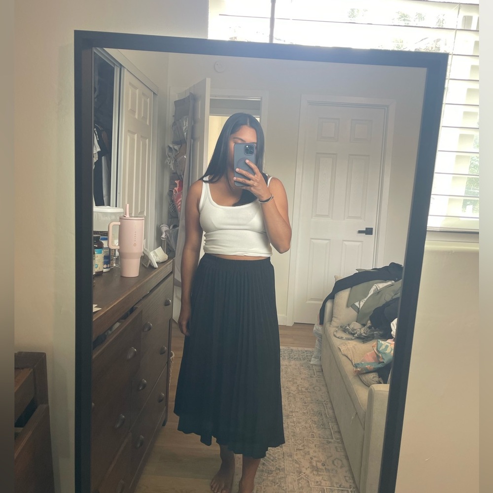 Elegant Black Pleated Skirt